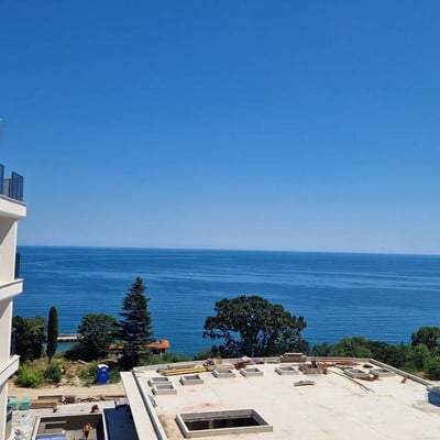 Miete einer geräumigen 3-Zimmer-Wohnung im Stadtteil Alen Mak, Varna, Bulgarien